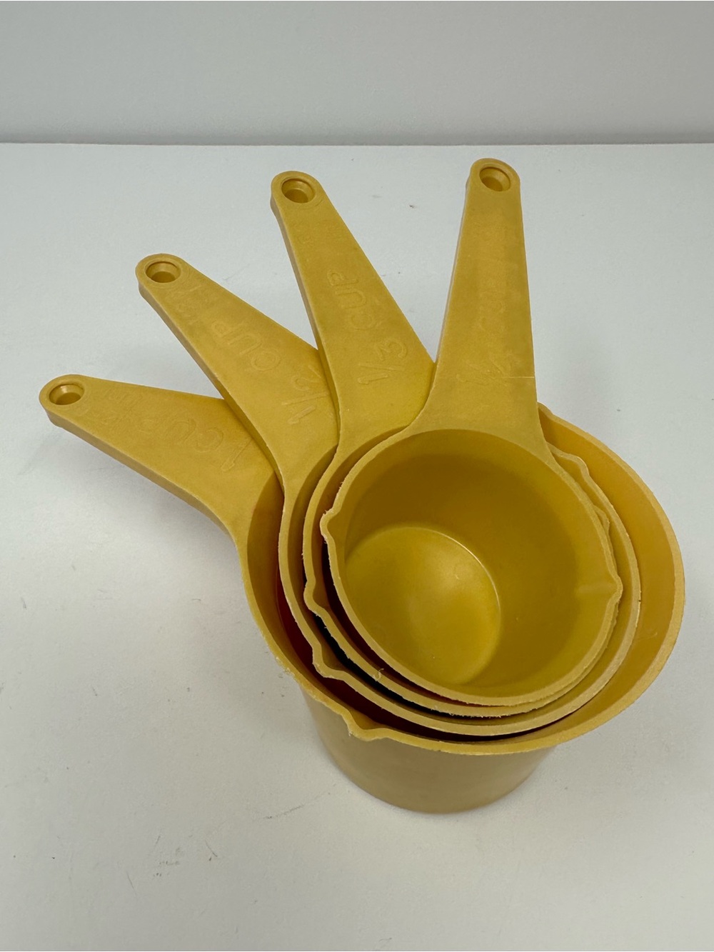 Vintage Foley Harvest Gold 4-Piece Measuring Cups Set Made In U.S.A. Stackable - Picture 9 of 9